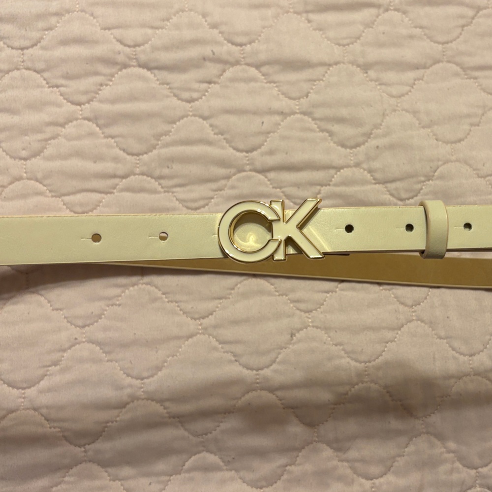 Calvin Klein 44 in total Off-White Belt with Gold Buckle - Picture 2 of 4